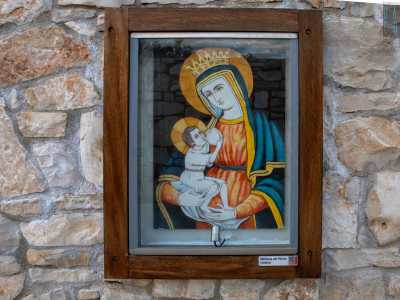 Ma il quadro della devozione mariana si allarga a tutto il Sud Italia, con la Madonna del Pilerio di Cosenza...
